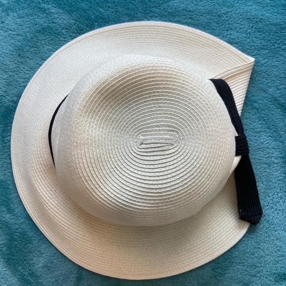 Cream  Straw Hat 👒 W/ Gold Bumblebee 🐝 2 Colors - Picture 3 of 8